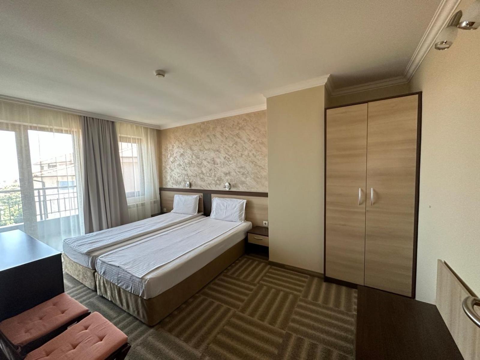Family Hotel Radiana Sozopol Exterior photo