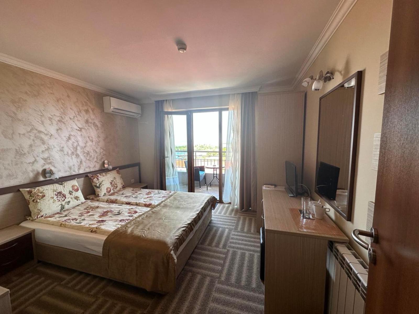 Family Hotel Radiana Sozopol Exterior photo