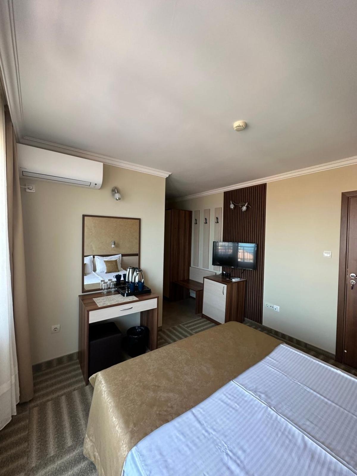 Family Hotel Radiana Sozopol Exterior photo