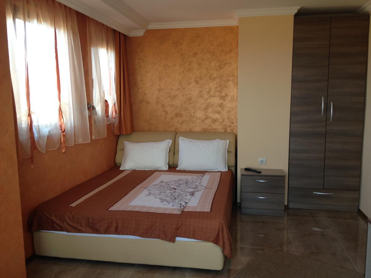 Family Hotel Radiana Sozopol Exterior photo