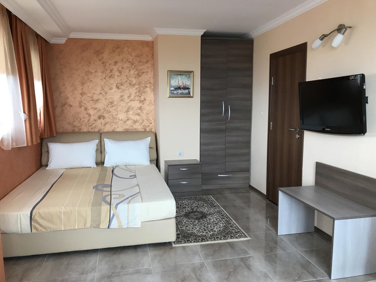 Family Hotel Radiana Sozopol Exterior photo