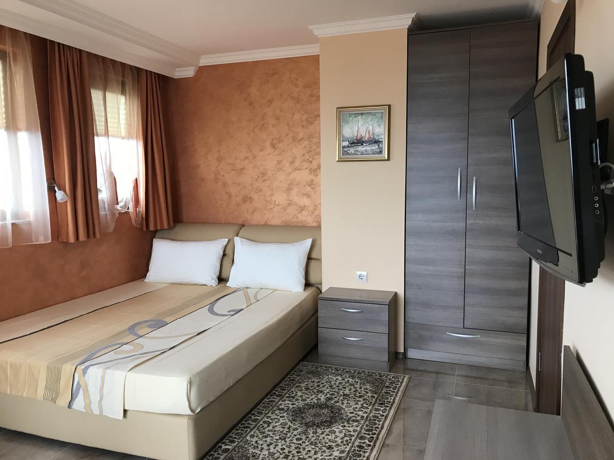 Family Hotel Radiana Sozopol Exterior photo