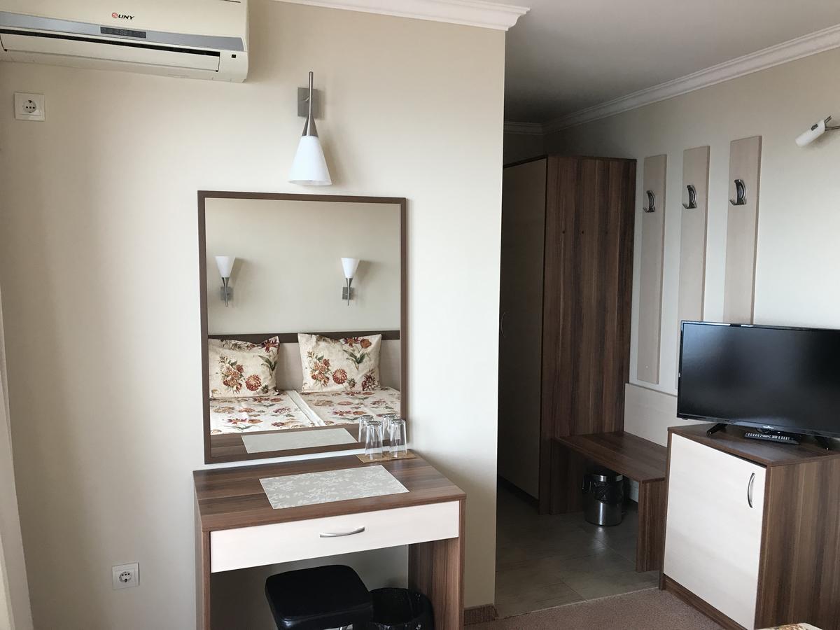 Family Hotel Radiana Sozopol Exterior photo
