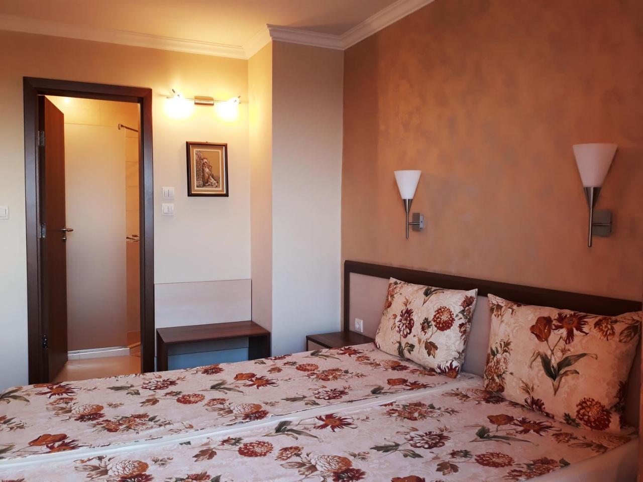 Family Hotel Radiana Sozopol Exterior photo