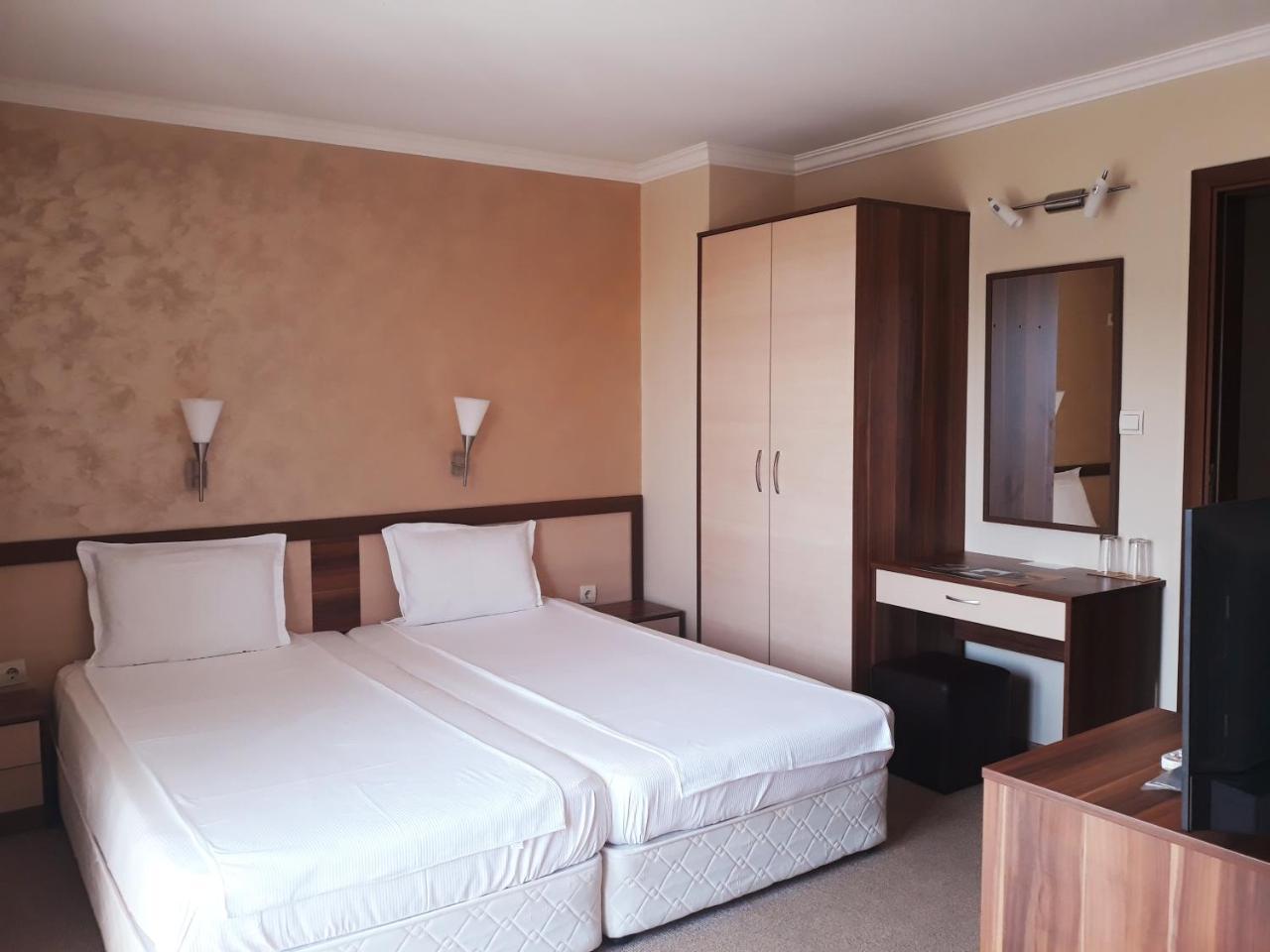 Family Hotel Radiana Sozopol Exterior photo